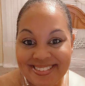 Meet your Posher, Lynora